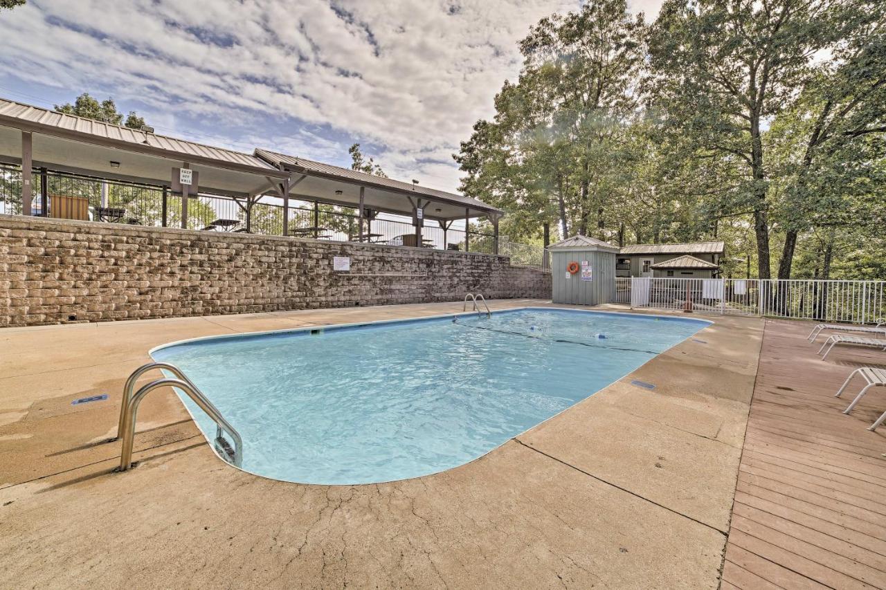Reed Springs Condo With Furnished Deck And Pool Access Reeds Spring Экстерьер фото