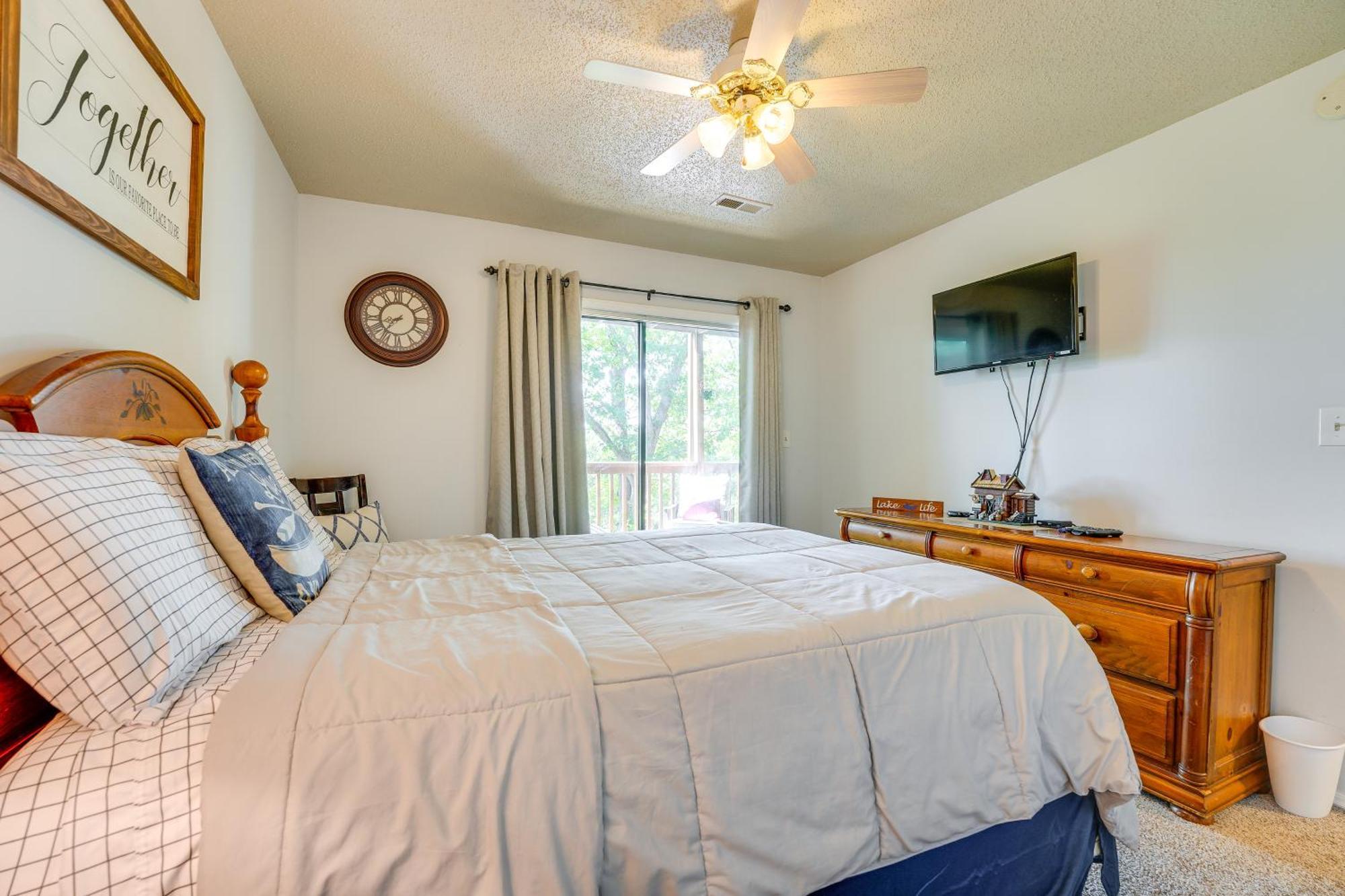 Reed Springs Condo With Furnished Deck And Pool Access Reeds Spring Экстерьер фото