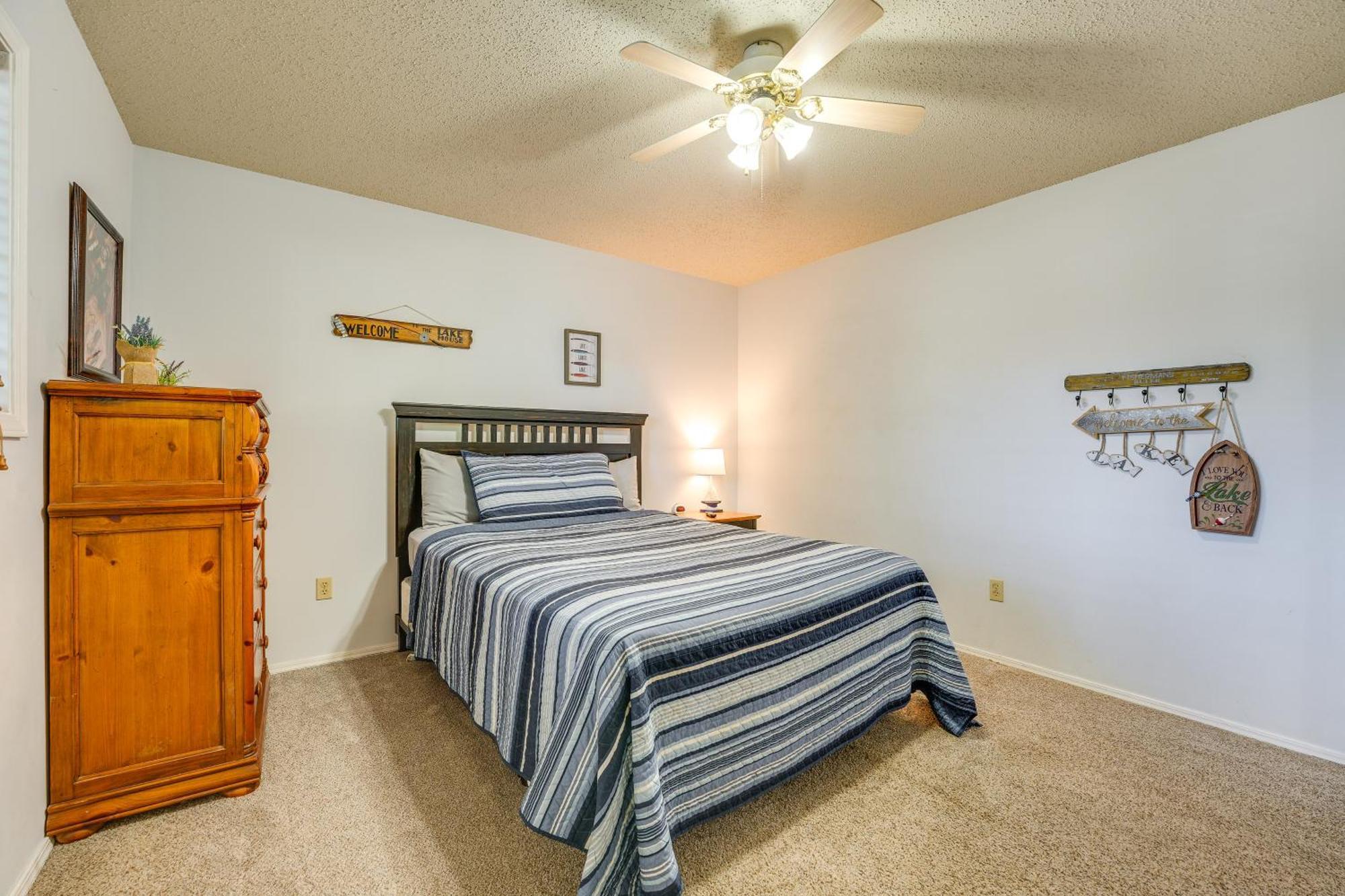 Reed Springs Condo With Furnished Deck And Pool Access Reeds Spring Экстерьер фото